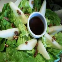 Pear & Hazelnut Salad With Crystallized Ginger Dressing_image