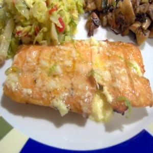 Grilled Salmon With Lime Butter Sauce_image