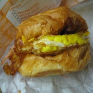 Supreme croissant breakfast sandwich Recipe - (4.4/5)_image