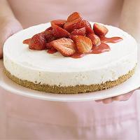 Strawberry cheesecake in 4 easy steps image