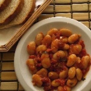 Yigandes Plaki: Baked Beans & Tomato Casserole_image