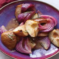 Roasted Pears and Red Onions_image