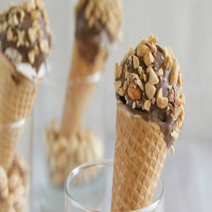 Peanut Butter Cup Ice Cream Cones_image
