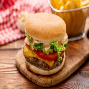 Best Ever Juicy Burgers - The Cookin Chicks_image