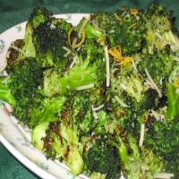Roasted Broccoli With Brazil-Nut Pesto_image