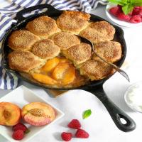 Skillet Peach Cobbler with Biscuit Crust_image