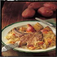 Pork Chops with Sauerkraut and Potatoes_image