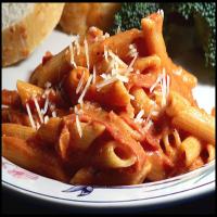 Penne With Creamy Vodka Sauce_image
