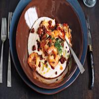Grilled Shrimp and Grits with Chorizo and Salsa de Arbol_image