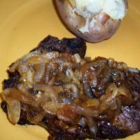 Delicious Steak With Onion Marinade_image