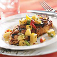 Spicy Chicken Breasts with Pepper Peach Relish_image