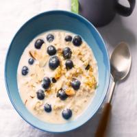 Overnight Oats: No-Cook Blueberry-Almond Oatmeal_image