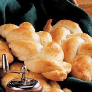 Braided Peppery Cheese Rolls image