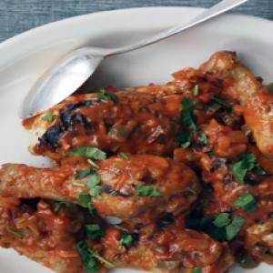 Grilled Chicken with Spicy Brazilian Tomato and Coconut Sauce_image