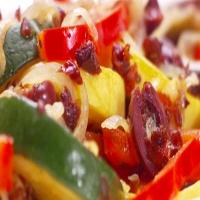 Olive and Sun-Dried Tomato Vegetables_image