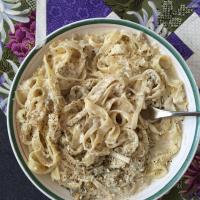 Creamy Linguine with Clam Sauce image
