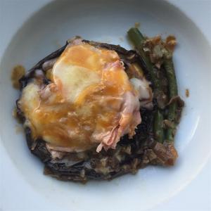 French-Style Stuffed Portobellos with Green Beans_image
