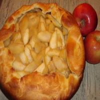 Rustic Apple Tart With Rich Cream Cheese Crust_image
