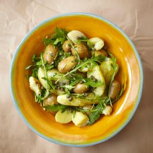 Warm potato salad with capers & rocket_image