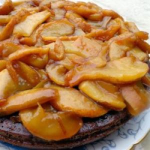 Honey cake with caramelized pears_image