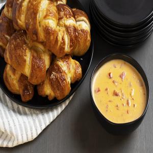 Pretzel Knots with Beer Queso_image