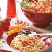 Spaghetti with Roasted Red Pepper Sauce_image