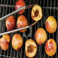 Simplest Grilled Peaches_image