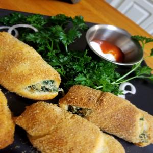 Spinach and Artichoke Dip-Stuffed Crescent Rolls_image
