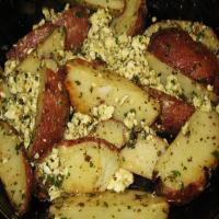 Herbed Greek Roasted Potatoes With Feta Cheese_image