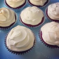 Red Velvet Cupcakes With Cream Cheese Frosting (Vegan)_image