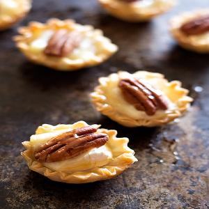 Pecan and Brie Phyllo Cups_image