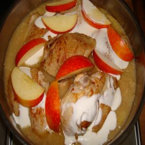 Chicken With Cider and Apples_image