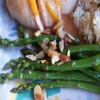 Steamed Asparagus with Almond Butter_image