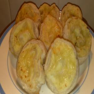 English Pastry Pinwheels With Cheese and Onion_image
