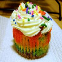 Psychedelic 60's Tie-Dye Cupcakes_image