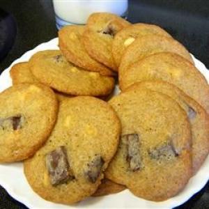 Slightly Spicy Chocolate Chip Cookies image