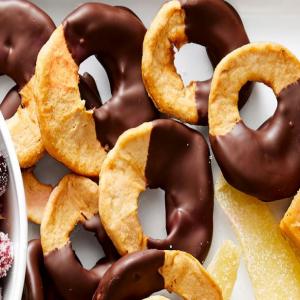 Chocolate-Dipped Apple Rings_image
