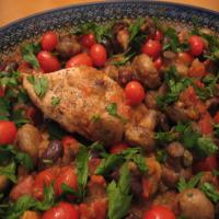 Mediterranean Chicken With Tomatoes, Kalamata and Mushrooms_image