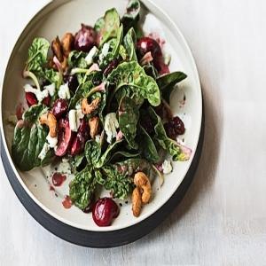 Spinach Salad with Cherries and Candied Cashews_image
