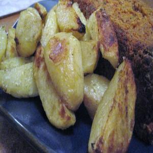 Bea's Garlic Potatoes image