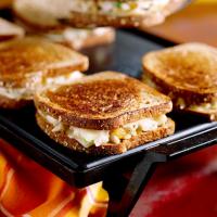 Grilled Chicken 'N' Cheese Sandwiches_image