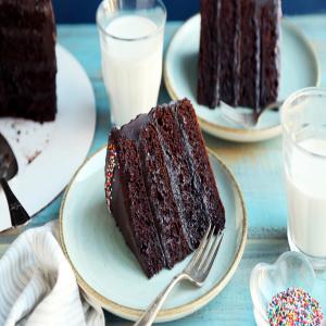 Darn Good Chocolate Cake ( Cake Mix Cake)_image