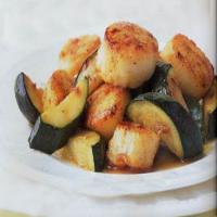 Seared Curried Scallops with Zucchini_image