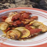 Italian-style chicken w/ tomatoes & squashes_image