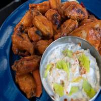 Spicy Garlic Chicken Wings With Chow Chow and Blue Cheese Dip image