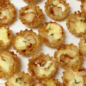 Warm Brie and Pear Tartlets_image