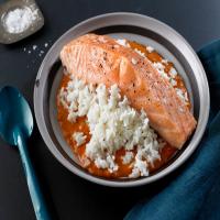 Baked Salmon With Coconut-Tomato Sauce_image