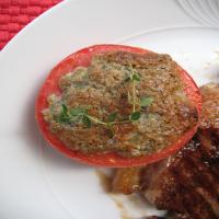 Grilled Blue Cheese-Crusted Tomatoes_image