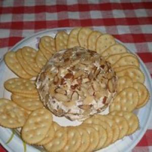 Tammy's Tempting Cheese Ball_image