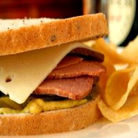 Easy Corned Beef for Deli Sandwiches_image